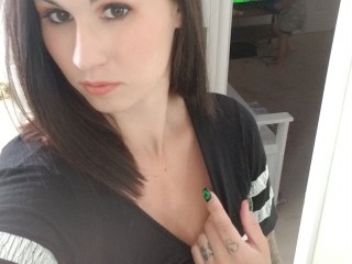 Tattooedbrunette26 webcam girl as a performer. Gallery photo 1.