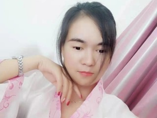 Sexgeile Asiatische Transfrau Melkt Sich Selbst