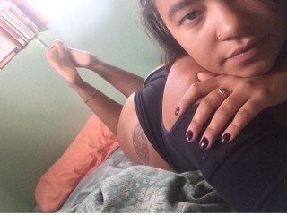 FoxxyFoxxy21 webcam girl as a performer. Gallery photo 1.