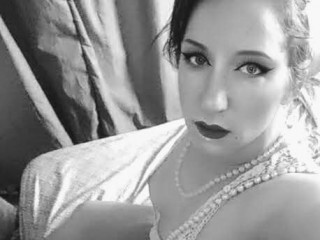 BreannaV webcam girl as a performer. Gallery photo 1.