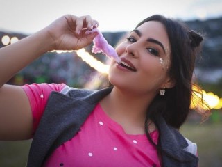 KendallMiller webcam girl as a performer. Gallery photo 2.