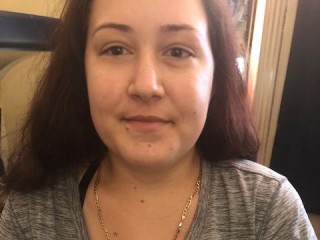 KatieOkara webcam girl as a performer. Gallery photo 1.