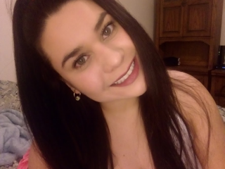 Latinsexy92 webcam girl as a performer. Gallery photo 1.