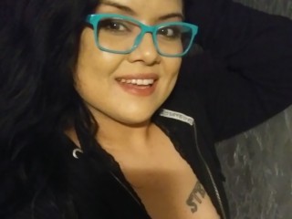 LaylaRobinWhite webcam girl as a performer. Gallery photo 1.