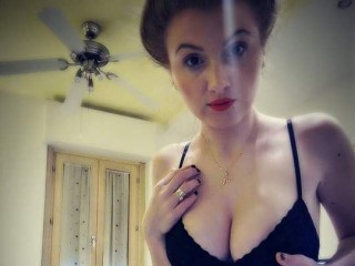 AddaxSweet webcam girl as a performer. Gallery photo 1.
