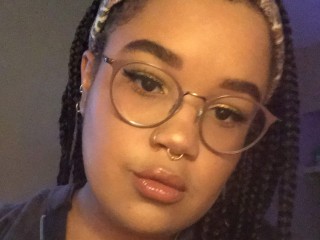 princessbella999 webcam girl as a performer. Gallery photo 1.