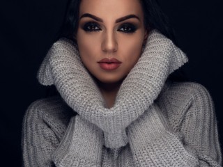 LetizziaS webcam girl as a performer. Gallery photo 3.