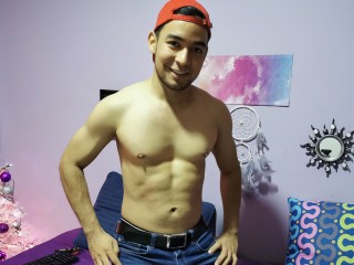 Indexed Webcam Grab of Giordi_fitness