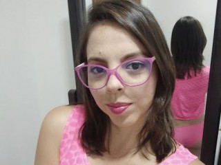 DallasRous webcam girl as a performer. Gallery photo 1.