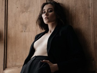 Snow_Cat webcam girl as a performer. Gallery photo 4.