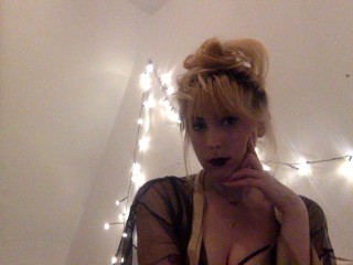 Indexed Webcam Grab of Yourpeachygirl