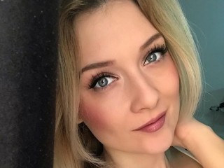 ARRIANAx webcam girl as a performer. Gallery photo 4.