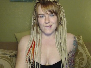 little_strumpet webcam girl as a performer. Gallery photo 1.