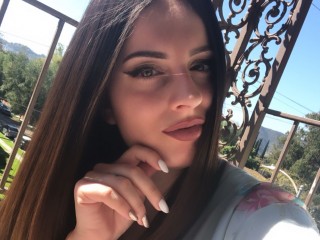 BellePerfectXX webcam girl as a performer. Gallery photo 2.