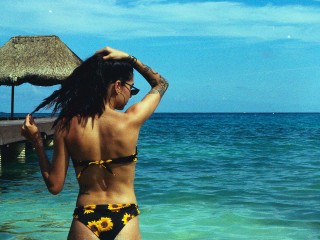 LeahKraviz webcam girl as a performer. Gallery photo 1.