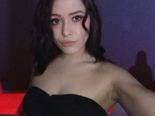 EllaMany webcam girl as a performer. Gallery photo 2.