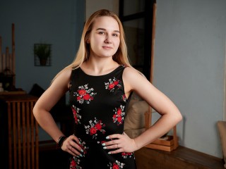 SashaPullers webcam girl as a performer. Gallery photo 1.