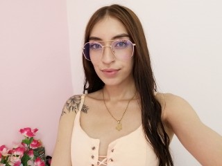 AannieeGreen webcam girl as a performer. Gallery photo 2.