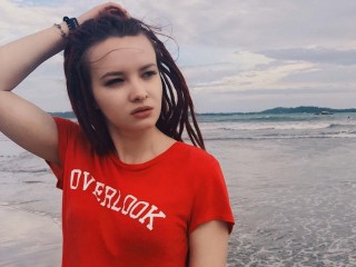 EMMA_PITTS webcam girl as a performer. Gallery photo 1.