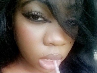 Frenchbabe19 webcam girl as a performer. Gallery photo 2.