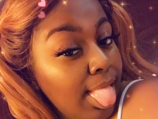 NickiTooWet webcam girl as a performer. Gallery photo 1.