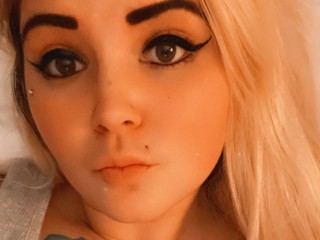 Indexed Webcam Grab of Blondeexoticbunnie