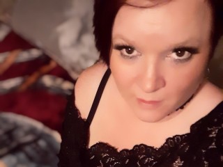 QueenCutie webcam girl as a performer. Gallery photo 2.