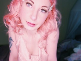 LilyHeart webcam girl as a performer. Gallery photo 3.