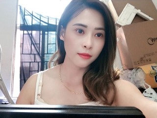 WuJiaodi webcam girl as a performer. Gallery photo 3.