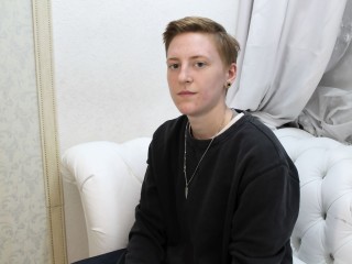 BrigitWalles webcam girl as a performer. Gallery photo 1.