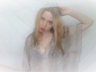 MissLisa4U webcam girl as a performer. Gallery photo 2.