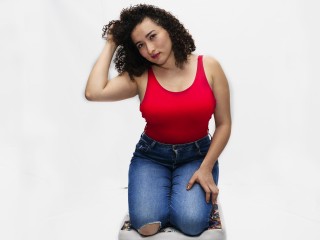 KeyraVioleth webcam girl as a performer. Gallery photo 3.