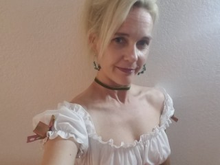 LuciousLillian webcam girl as a performer. Gallery photo 2.