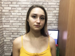 MaryChapman webcam girl as a performer. Gallery photo 1.