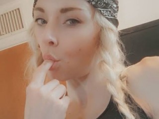 NikkiNobelX webcam girl as a performer. Gallery photo 4.
