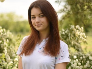 MantraLady webcam girl as a performer. Gallery photo 3.