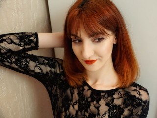 SamanthaCake webcam girl as a performer. Gallery photo 3.