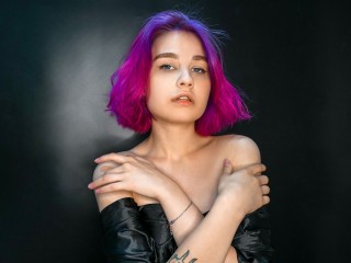 UrsulaCutie webcam girl as a performer. Gallery photo 4.