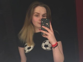 TinaGentle webcam girl as a performer. Gallery photo 1.