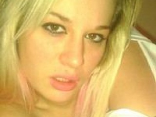 lux_lex webcam girl as a performer. Gallery photo 1.
