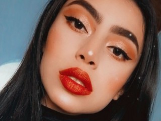 CoralWhite webcam girl as a performer. Gallery photo 1.