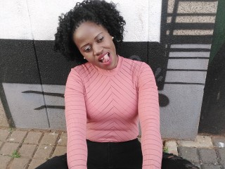 cossy webcam girl as a performer. Gallery photo 5.