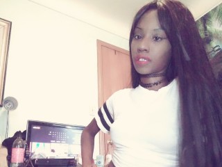 CosplayCandy webcam girl as a performer. Gallery photo 3.