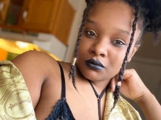 Erickajune webcam girl as a performer. Gallery photo 1.