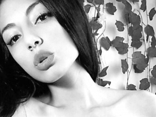 Aquarela webcam girl as a performer. Gallery photo 2.