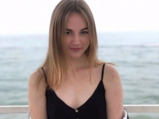 Santramera webcam girl as a performer. Gallery photo 4.