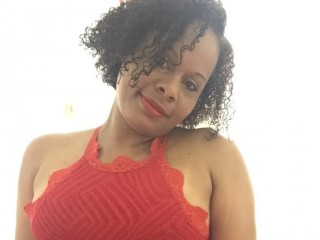 canela_milf webcam girl as a performer. Gallery photo 3.