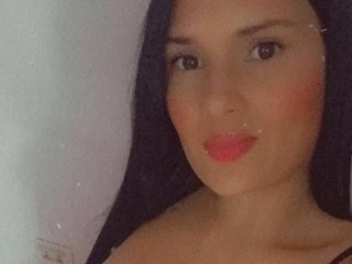 kerly_bom webcam girl as a performer. Gallery photo 1.