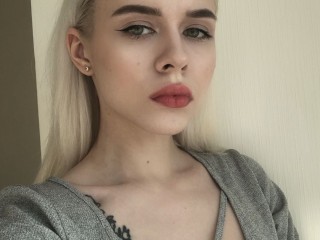 RoseCuty webcam girl as a performer. Gallery photo 3.