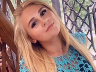 Anutina webcam girl as a performer. Gallery photo 2.